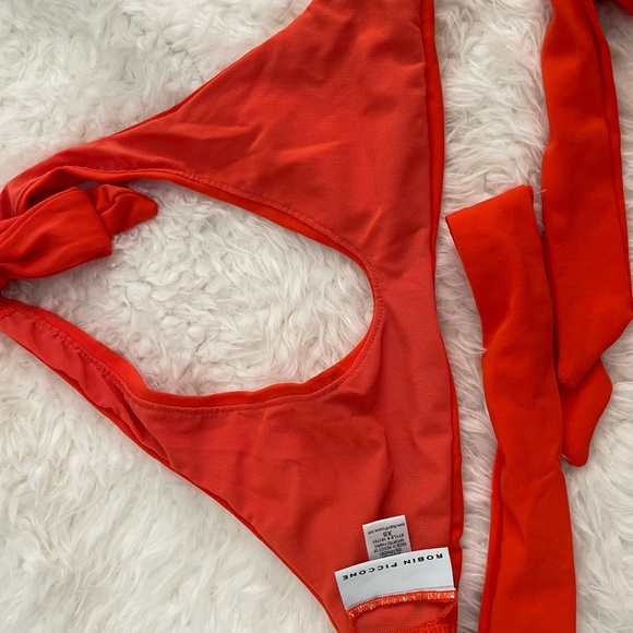 Robin Piccone Bikini - Picture 7 of 9